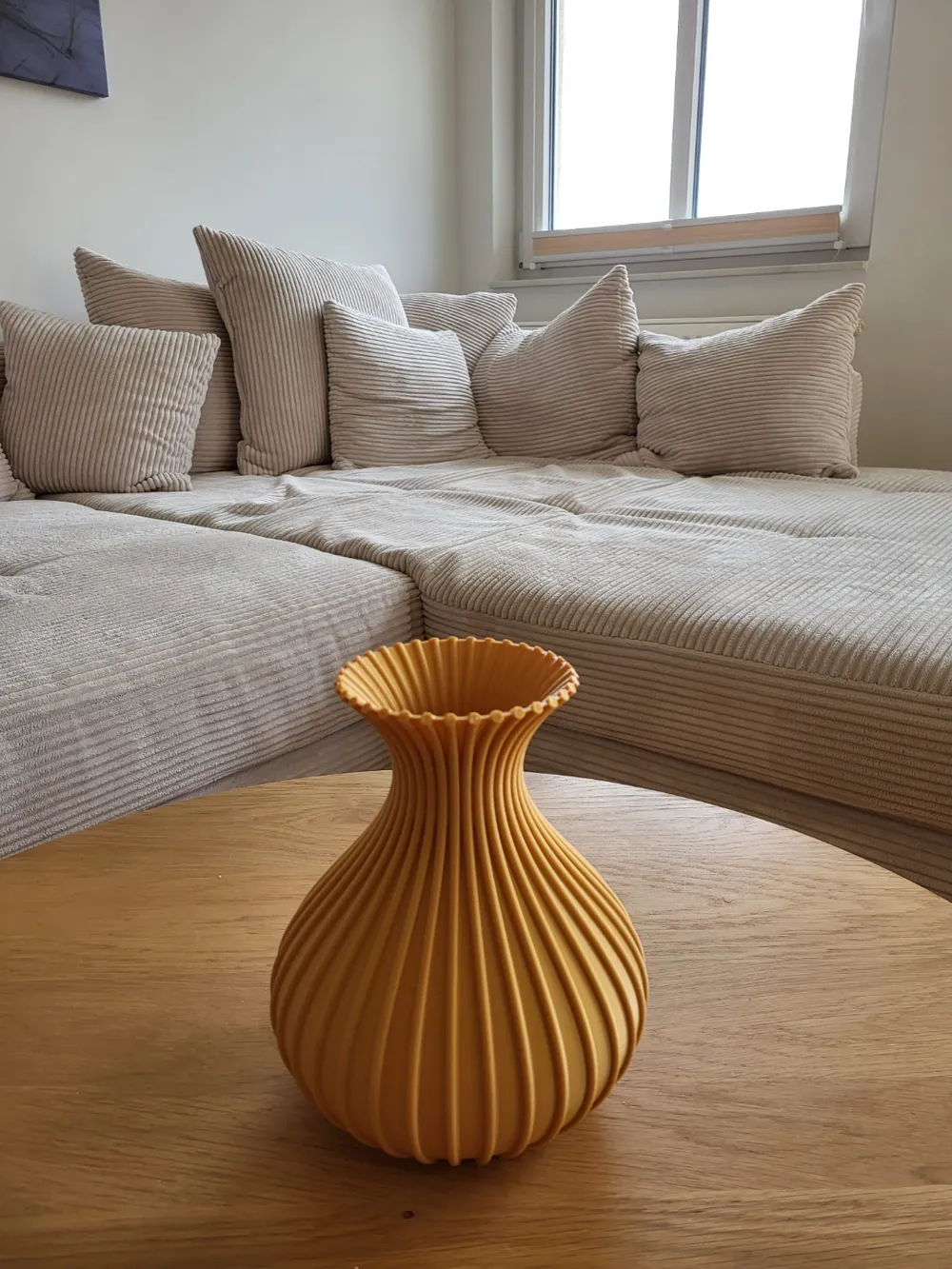 Wavy Form оригинальная ваза, состоящая из волнистых округлых линий — изображение 4