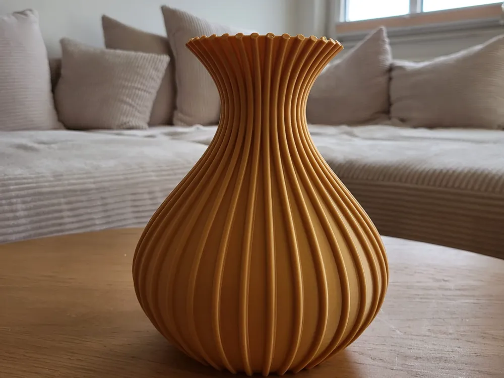 Wavy Form оригинальная ваза, состоящая из волнистых округлых линий — изображение 2