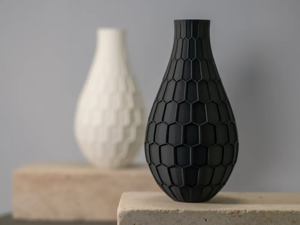 Стильная ваза с геометрическим дизайном в виде гексагона (соты)