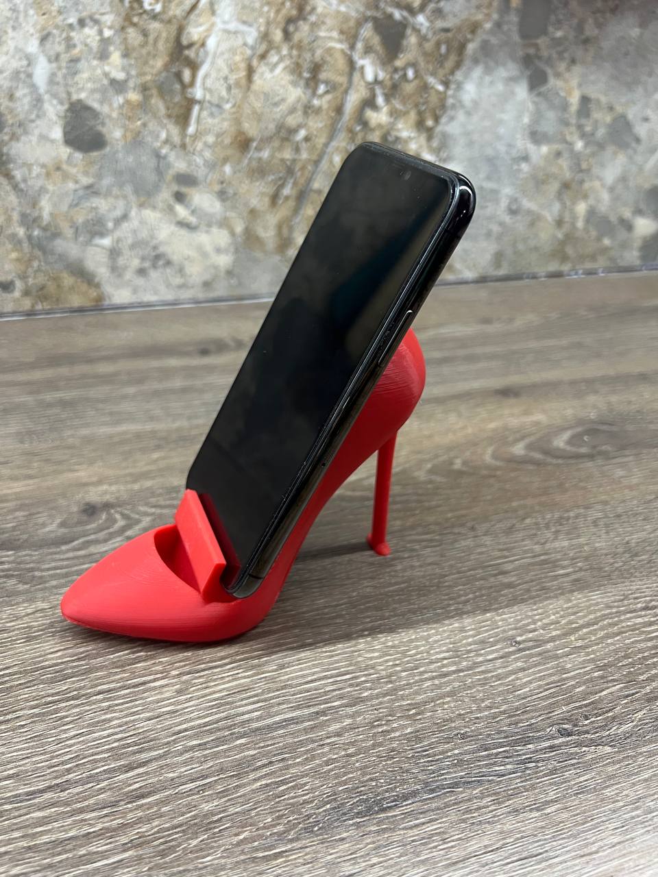 Оригинальная и стильная подставка для смартфона в виде туфельки